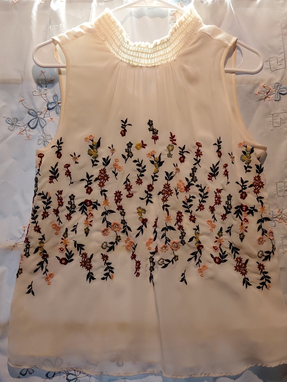 Ann Taylor Cream Embroidered Floral Sleeveless Smocked-Neck Camisole